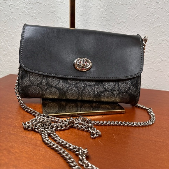 Coach Chain Crossbody In Metallic Signature Canvas And Leather With Turnlock - Picture 1 of 16